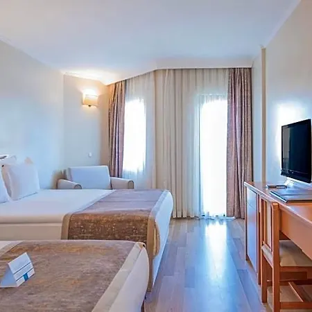 Miramare Queen Hotel 4*
