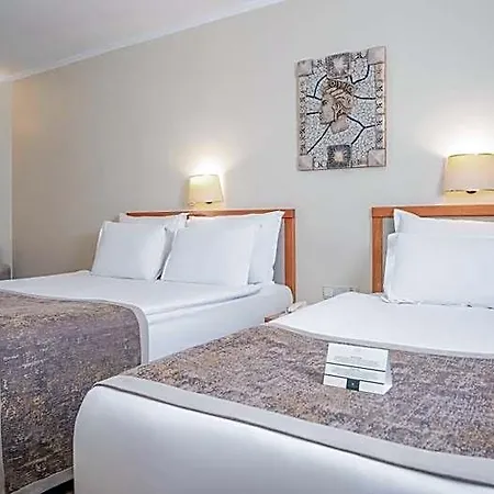 Miramare Queen Hotel 4*