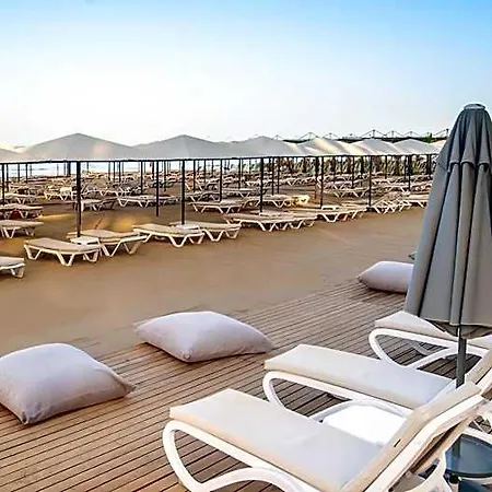 Miramare Queen Hotel