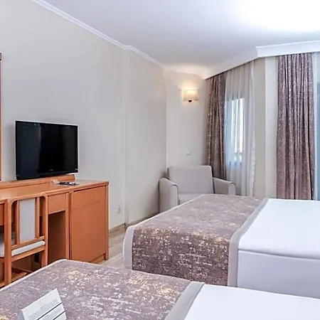 Miramare Queen Hotel 4*